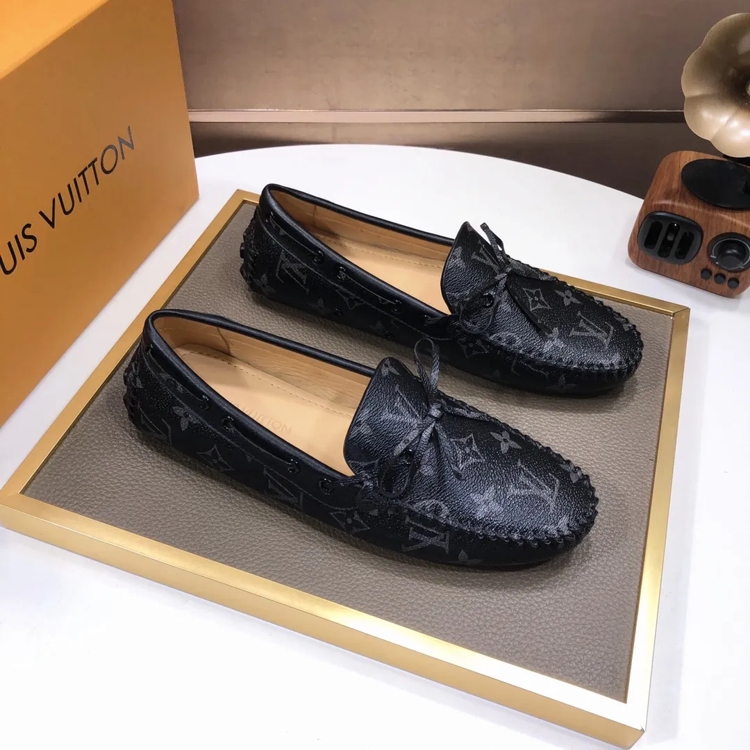 Men's men's shoes 💰420💰 [LV Doudou shoes] (water-dyed cowhide lining) new model is on the market, available on the official website. The new Doudou shoes are processed into single-color materials, and the uppers are made of imported special materials. The body of the shoe is fully hemmed with mark thread, and is lined with imported original cowhide leather. The elegant shoe shape is super suitable for all-matching, and the size is 38-44.